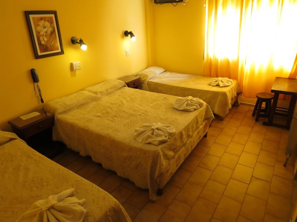 Hotel Arenales Villa Carlos Paz Rom bilde